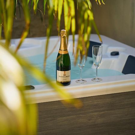 Suite Atypique - Jacuzzi Privatif En Centre Ville De Cognac Exterior foto