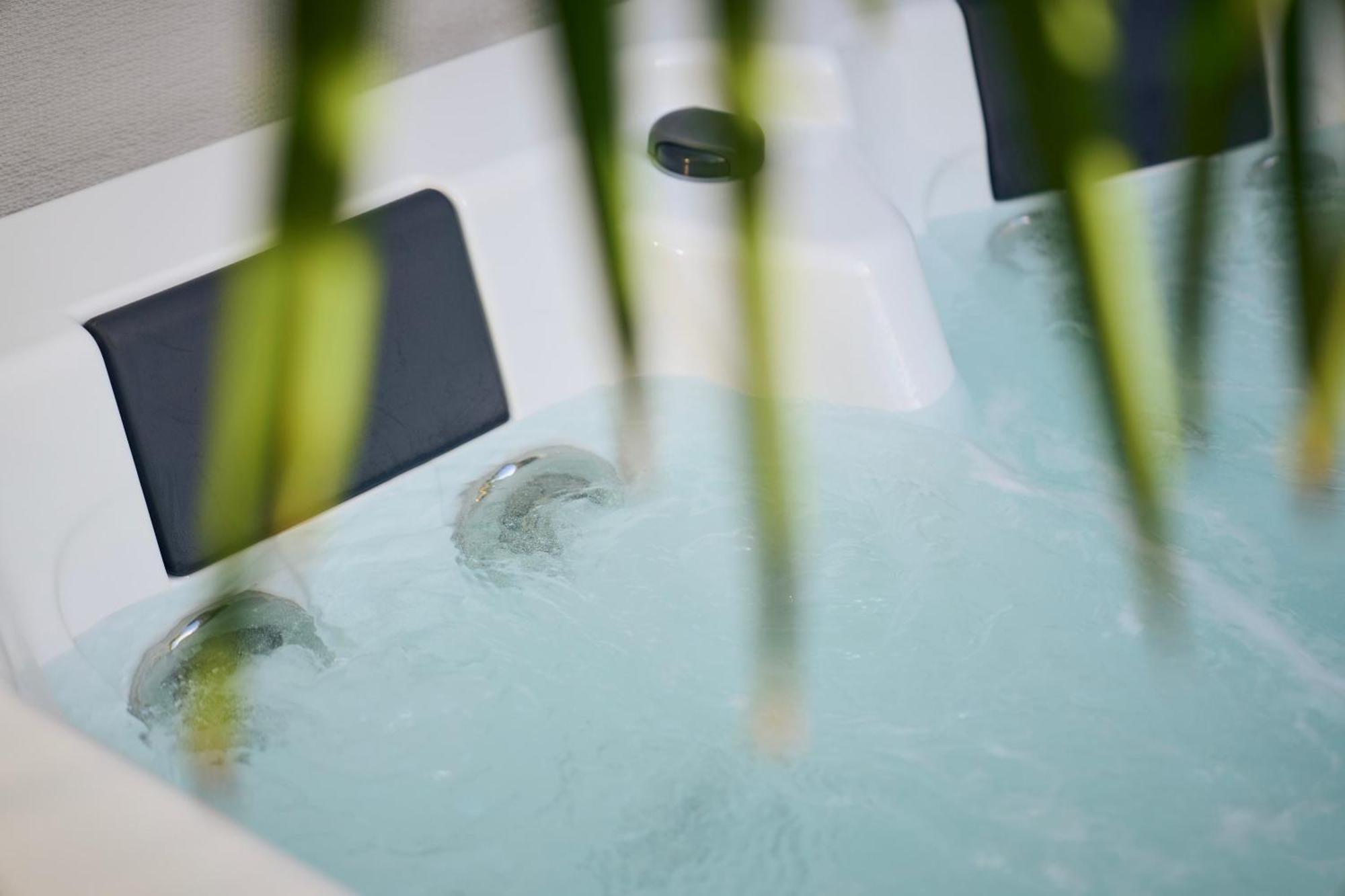Suite Atypique - Jacuzzi Privatif En Centre Ville De Cognac Exterior foto