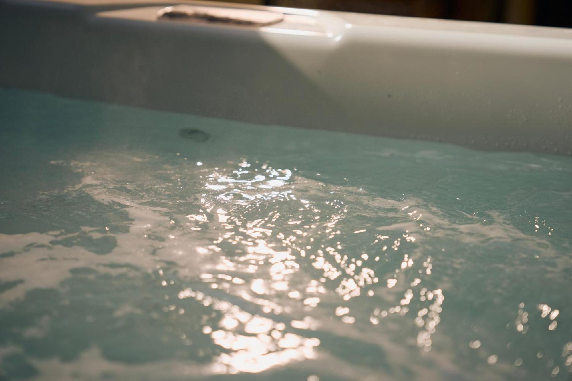 Suite Atypique - Jacuzzi Privatif En Centre Ville De Cognac Exterior foto